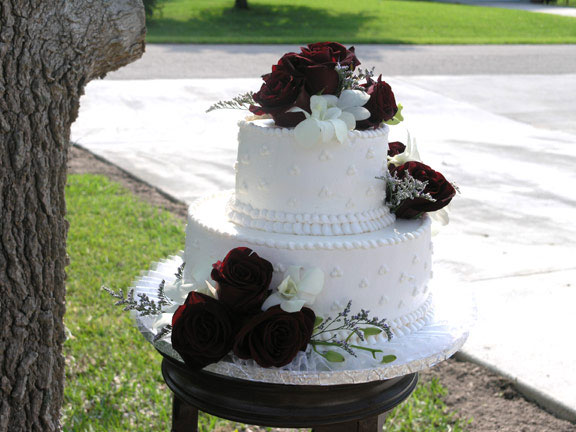 2-Tier White Wedding Cake with Burgundy Flowers